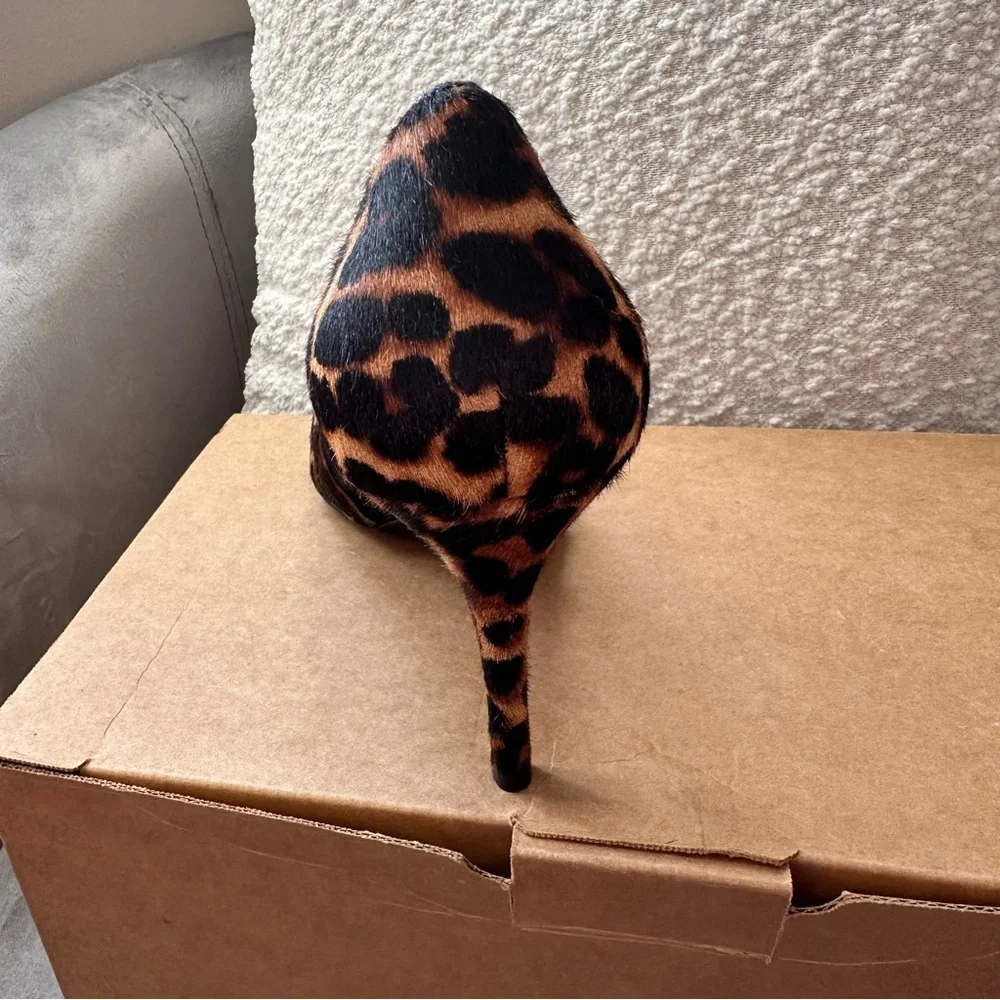 Charles David Leopard Mesh Stiletto Heels Size 8M Pointed Toe Y2K Quiet Luxury